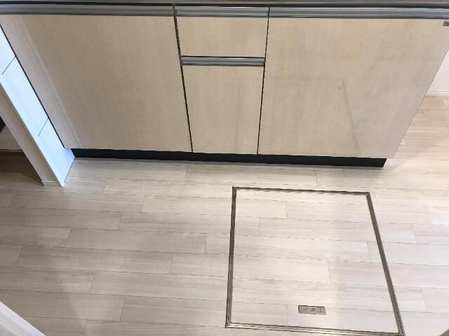 物件内観写真27　(床下収納)