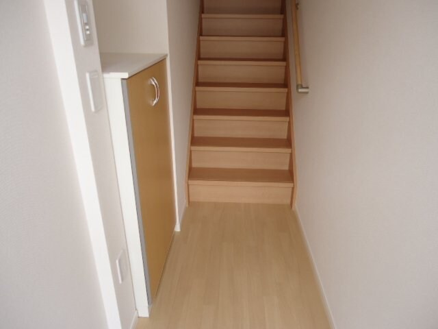 物件内観写真9　(玄関)