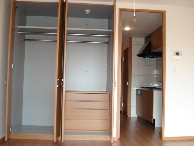 物件内観写真10　(洋室)