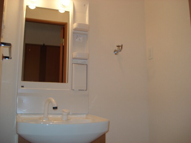 物件内観写真13　(洗髪洗面化粧台)