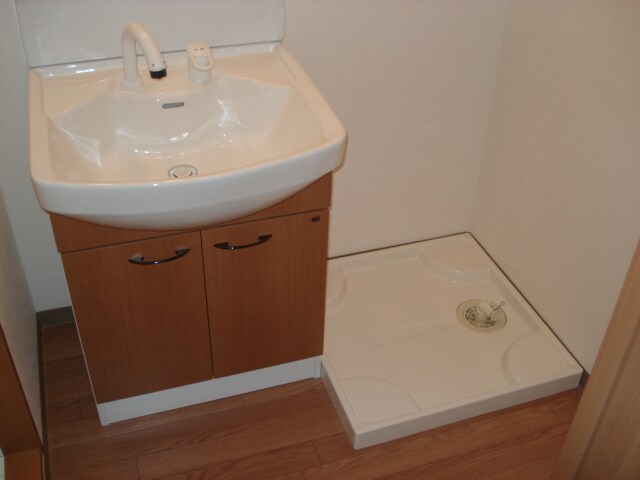 物件内観写真15　(洗濯機置場)