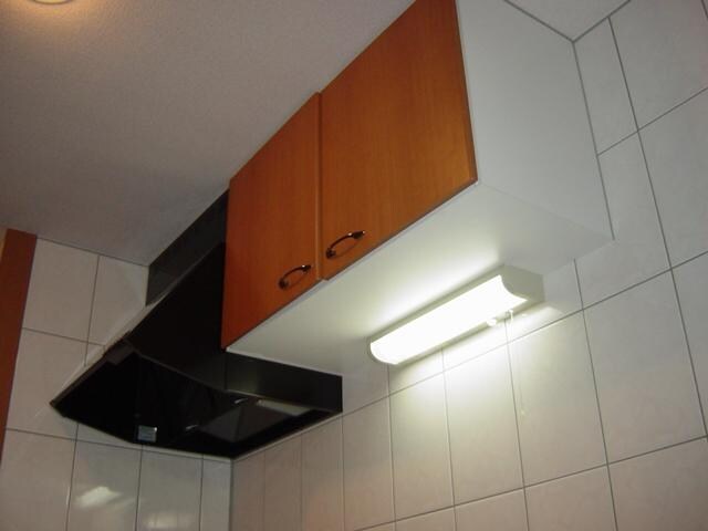 物件内観写真17　(吊戸棚)