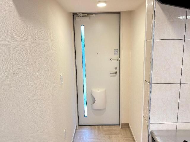 物件内観写真9　(玄関)