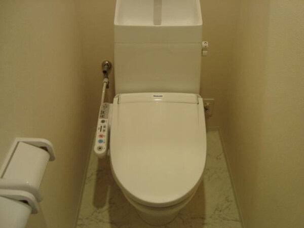 トイレ(シャワー付トイレ)