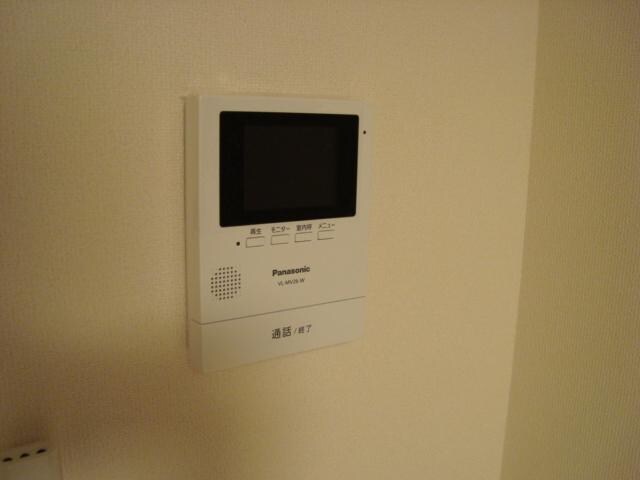 物件内観写真13　(カメラ付インターホン)