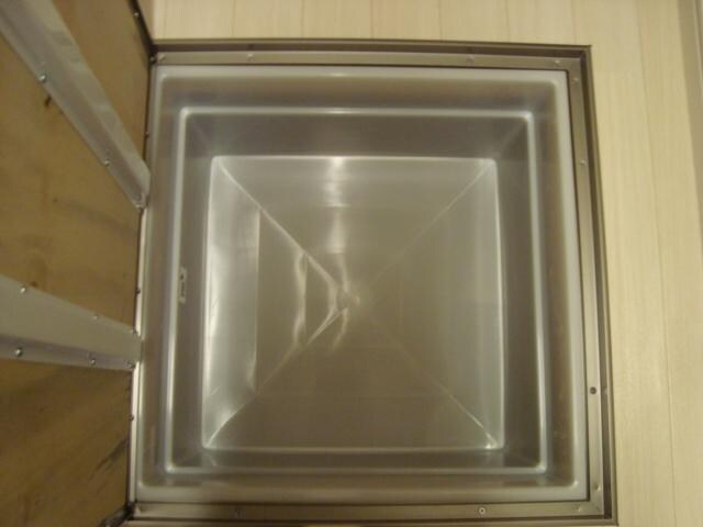 物件内観写真23　(床下収納)