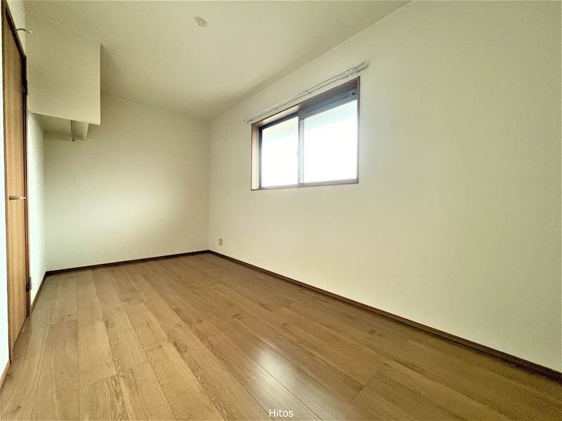 物件内観写真6　(北側洋室は寝室としてご利用が多いようです。)