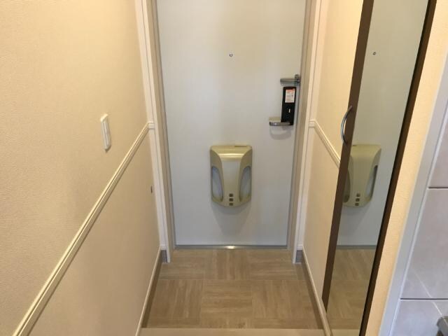 物件内観写真9　(玄関)