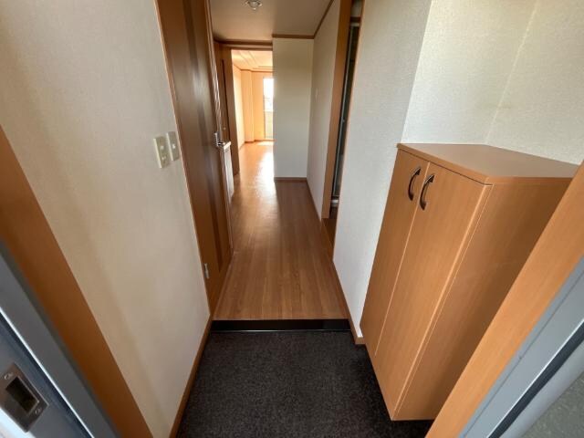 物件内観写真9　(玄関)