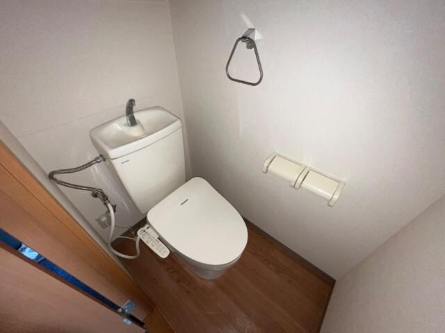 物件内観写真11　(シャワー付トイレ)