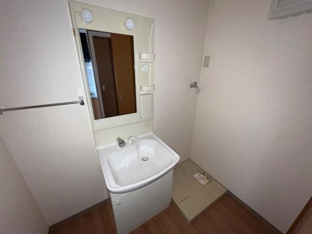 物件内観写真12　(洗髪洗面化粧台)