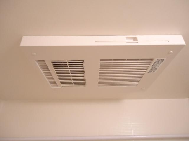 物件内観写真11　(浴室乾燥機)