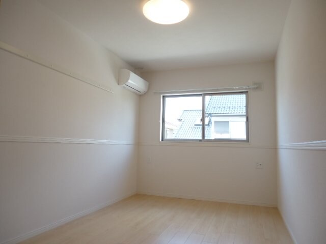 物件内観写真13　(北側洋室)