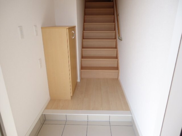 物件内観写真15　(玄関)