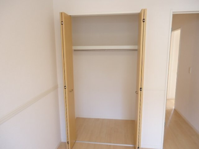物件内観写真25　(北側洋室収納)
