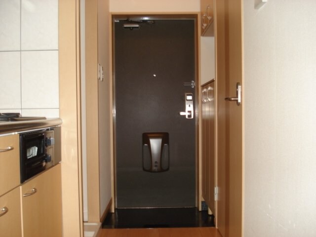 物件内観写真9　(玄関)