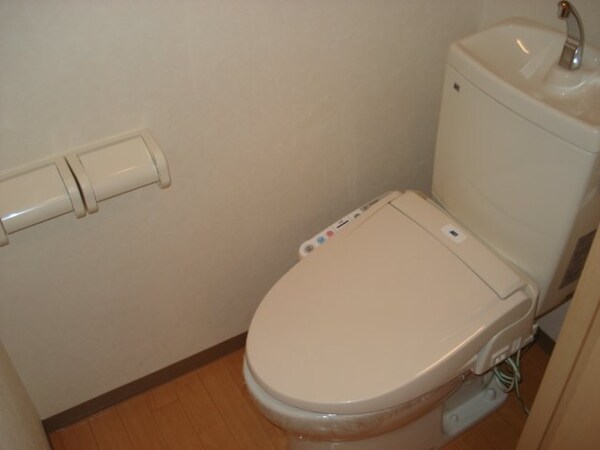 トイレ(シャワー付トイレ)