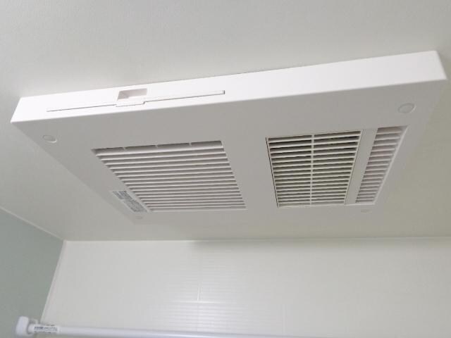 物件内観写真15　(浴室乾燥機)