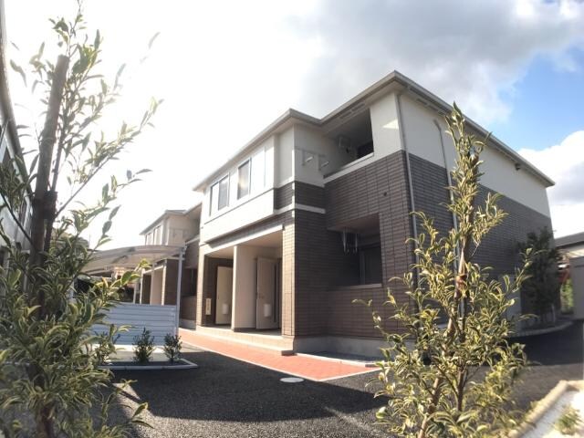 物件外観写真1　(外観写真（昼）)