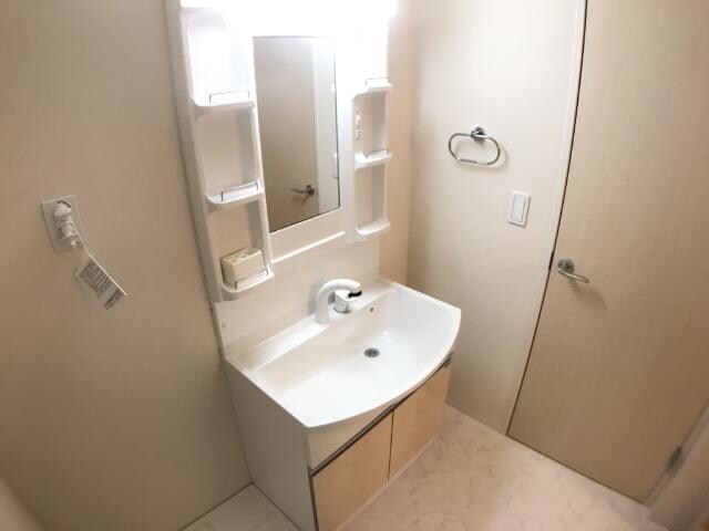 物件内観写真4　(洗髪洗面化粧台)
