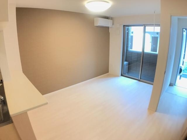 物件内観写真6　(リビング)