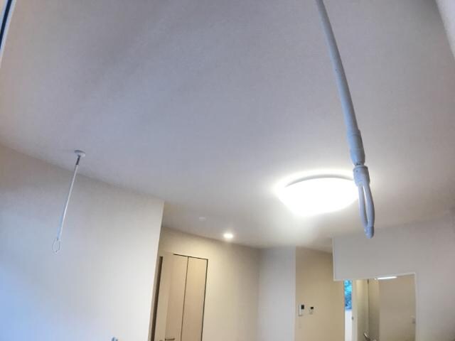 物件内観写真19　(室内物干し)