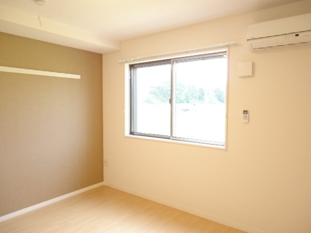 物件内観写真13　(洋室)