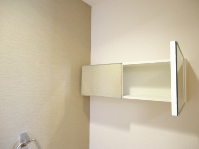 物件内観写真20　(収納棚)