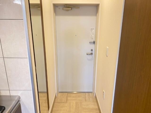 物件内観写真9　(玄関)