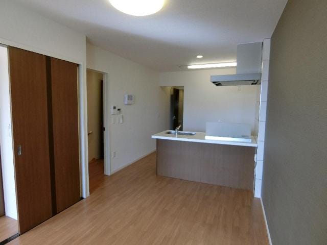 物件内観写真6　(リビング)