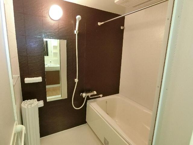 物件内観写真7　(ユニットバス)
