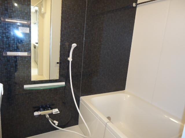 物件内観写真7　(ユニットバス)