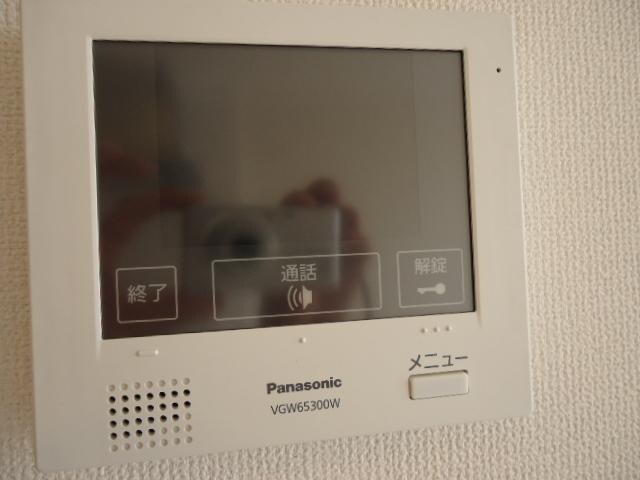 物件内観写真10　(カメラ付インターホン)