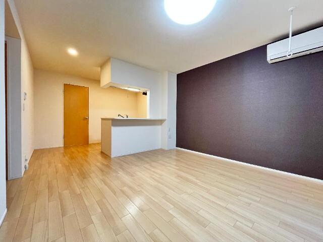 物件内観写真6　(リビング)