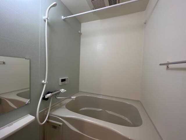 物件内観写真7　(ユニットバス)