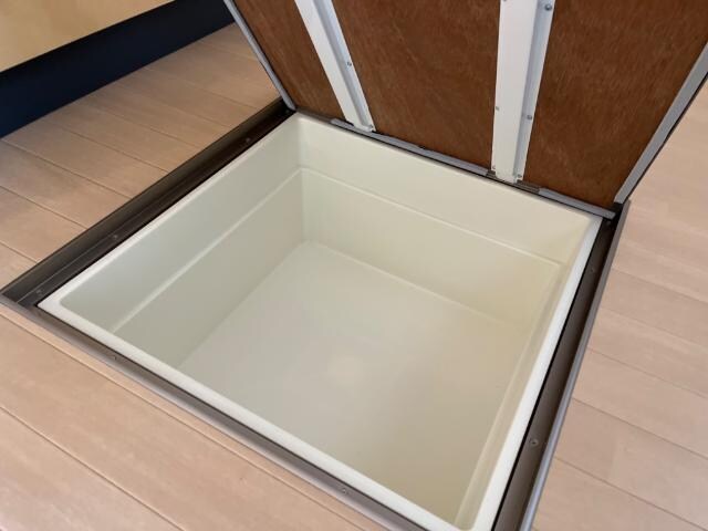 物件内観写真25　(床下収納)