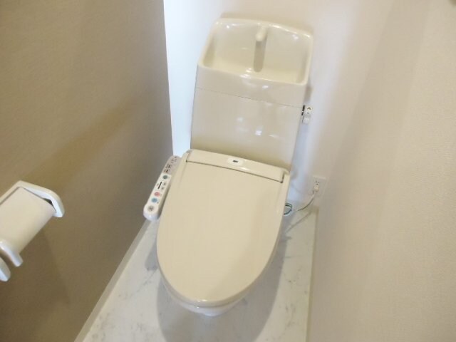 トイレ(シャワー付トイレ)