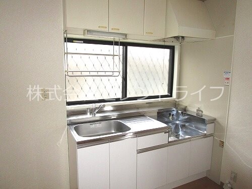 物件内観写真4　(キッチン（ガスコンロ設置可）)