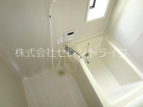 物件内観写真6　(追い炊き機能付き浴室（窓有り）)