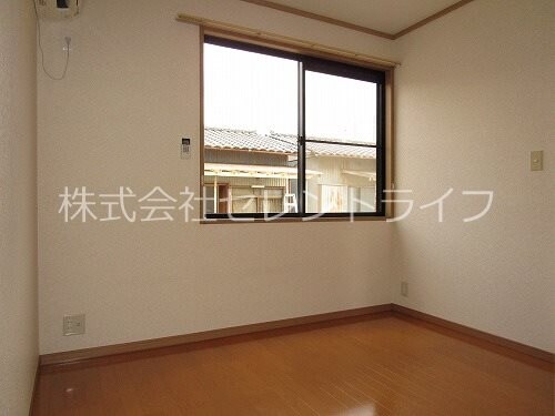 物件内観写真7　(北側洋室（エアコン付き）)