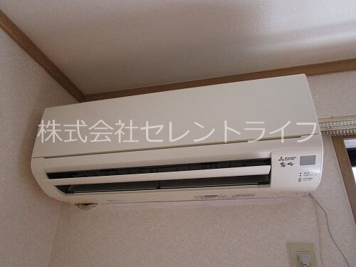 物件内観写真12　(リビングエアコン)