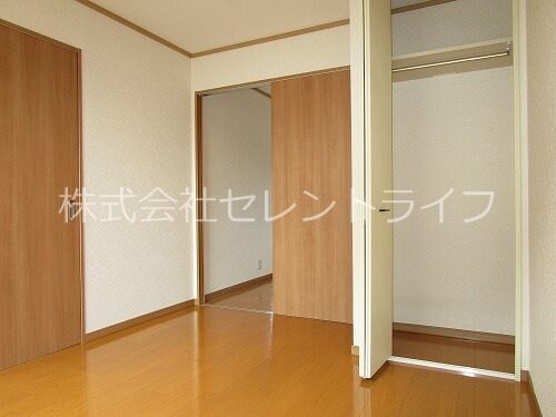 物件内観写真16　(リビング（エアコン付き）)