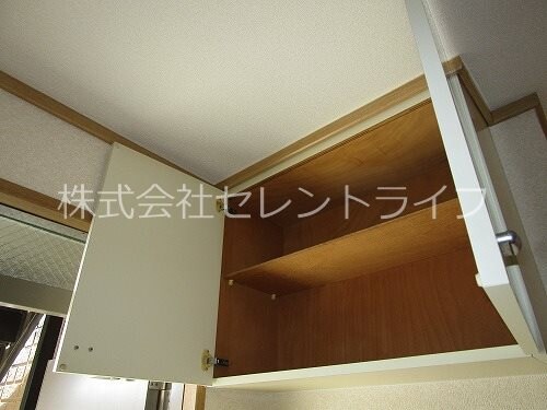 物件内観写真23　(シューズボックス上部内部)