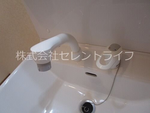 物件内観写真27　(洗面化粧台シャワーヘッド)