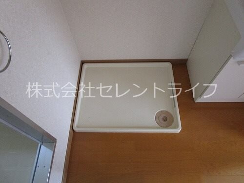 物件内観写真28　(洗濯機置き場)