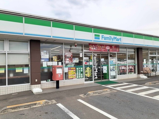 物件内観写真15　(ファミリーマートフレスト陽光台まで810m)