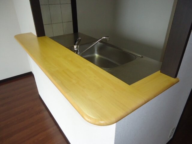 物件内観写真4　(キッチンカウンター)