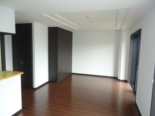 物件内観写真5　(リビング)