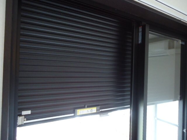 物件内観写真20　(窓シャッター)
