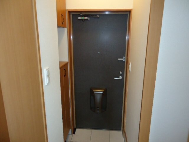 物件内観写真9　(玄関)